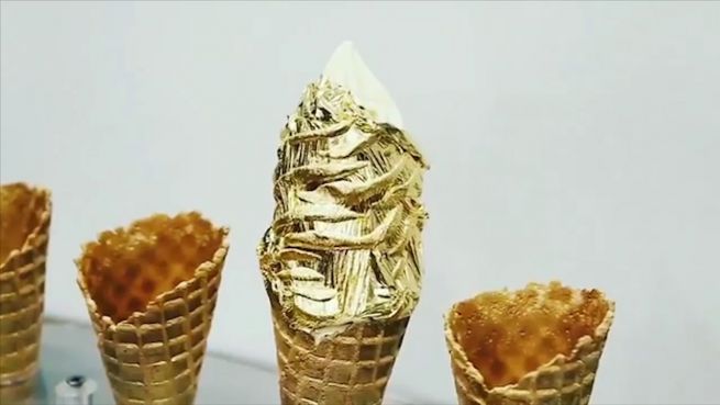 go to 24-Karat-Eis: Extravagante Eis-Kreation in Kalifornien