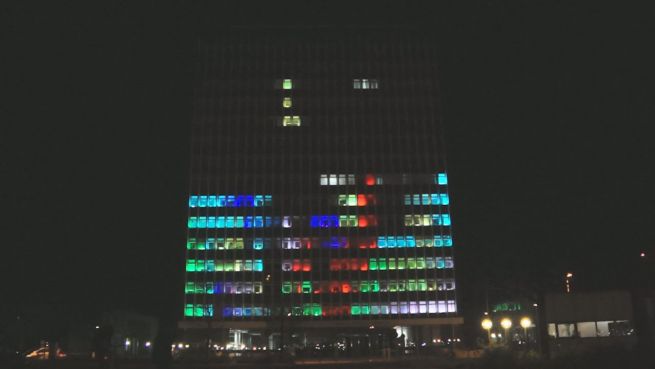 go to Erleuchtung: Gigantisches Hochhaus-Tetris in Kiel