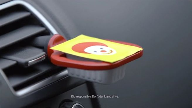 go to Für Fastfood unterwegs: Der DipClip-Soßenhalter